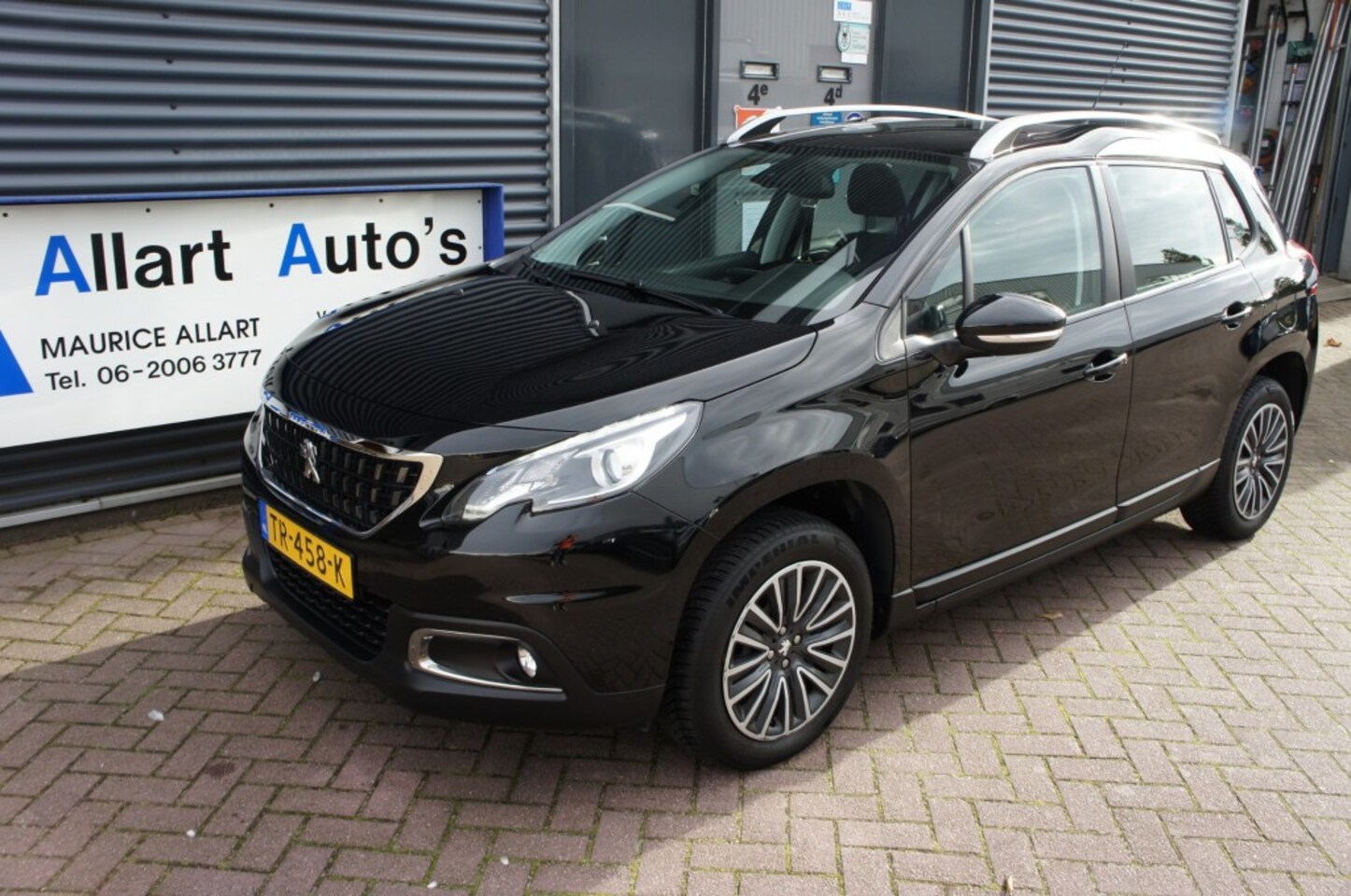 Peugeot 2008 - 1,2 Pure Tech 130pk Active Panoramadak / Navigatie - AutoWereld.nl