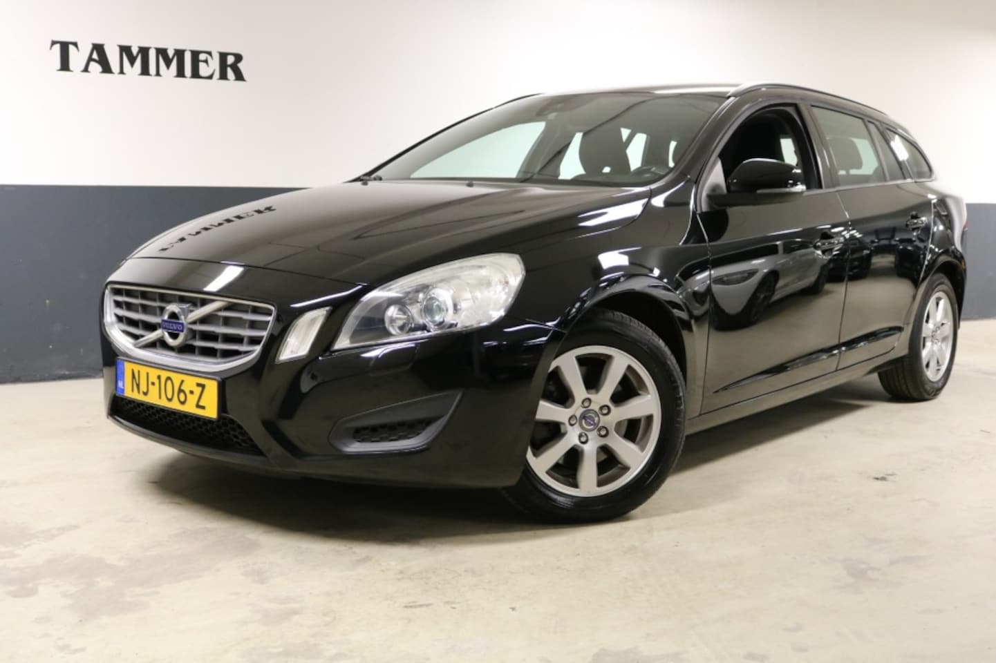 Volvo V60 - 1.6 DRIVE SUMMUM LAGE KM./NAVI/CRUISE/TREKHAAK/STOEL VERWARMING/ - AutoWereld.nl