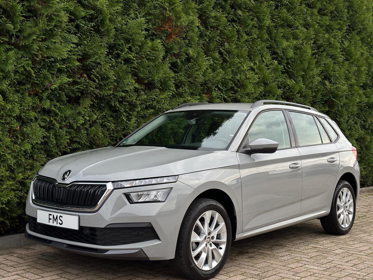 Skoda Kamiq - 1.0 TSI Sport CarPlay Camera Nardo Grey - AutoWereld.nl