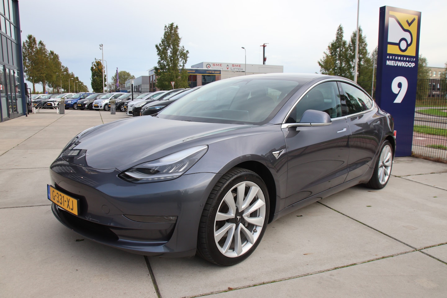 Tesla Model 3 - Long Range RWD Long Range AWD 75 kWh Pano, Leder, alle stoelen verwarmbaar, trekhaak HERFST UITVERKOOP! - AutoWereld.nl