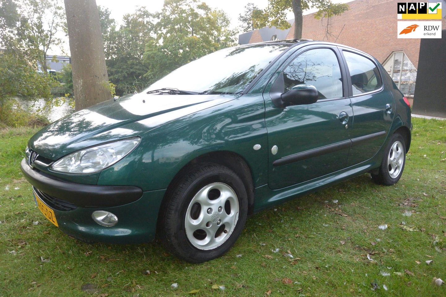 Peugeot 206 - 1.4 Roland Garros*automaat*airco*panorama - AutoWereld.nl