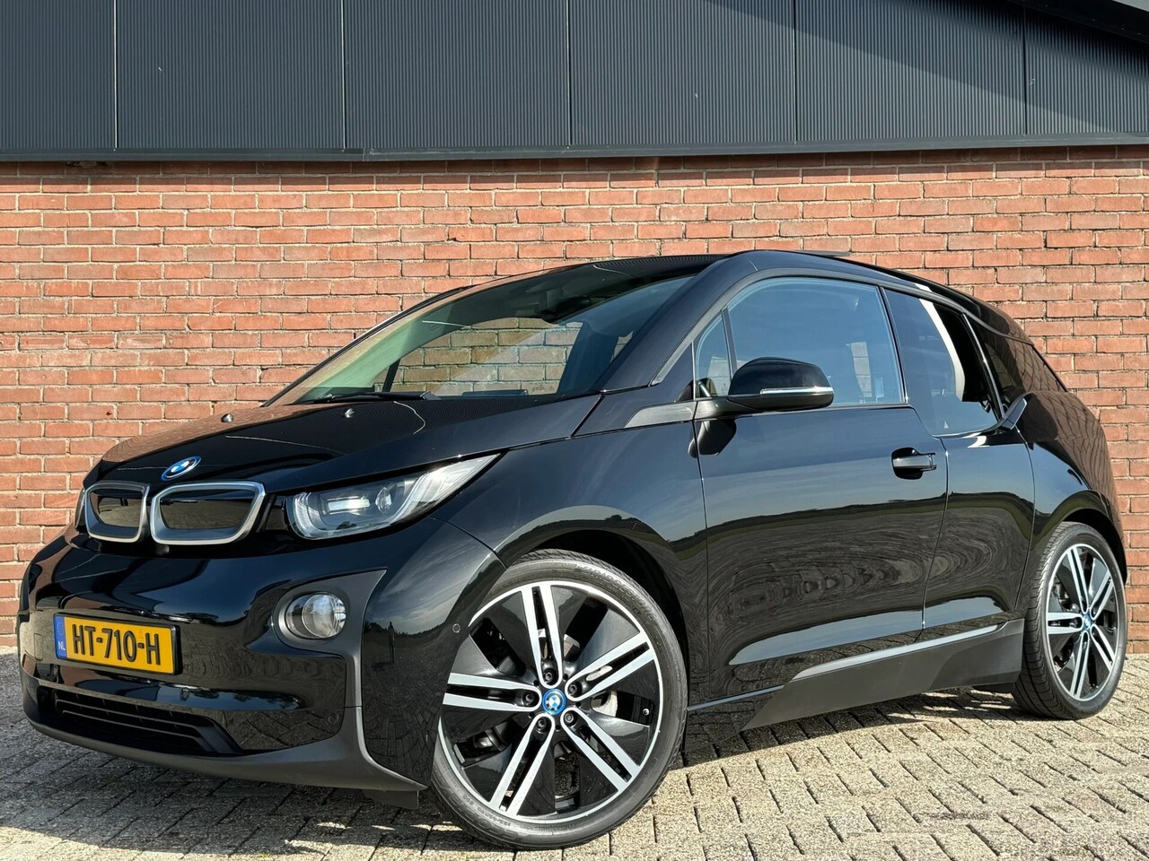 BMW i3 - RANGE EXTENDER | DEALER OH! | PANODAK | LEDER | NAVI! - AutoWereld.nl