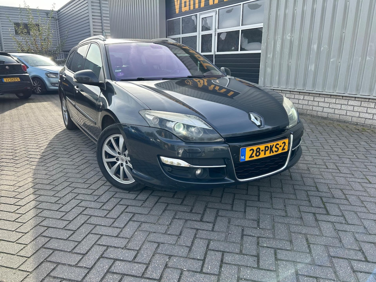 Renault Laguna Estate - 2.0 T Initiale | LEER | NAVI | AUTOM | - AutoWereld.nl