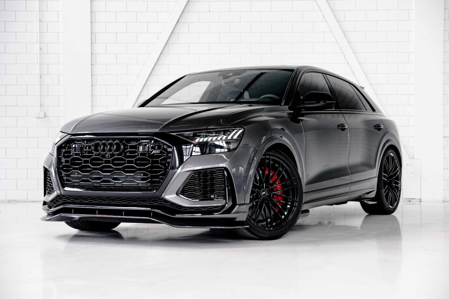 Audi RSQ8 - RSQ8-S ABT l Dynamic Plus l RS Rood pakket - AutoWereld.nl