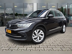 Volkswagen Tiguan - 1.5 TSI Move | ACC | Camera | Trekhaak | Fabrieksgarantie