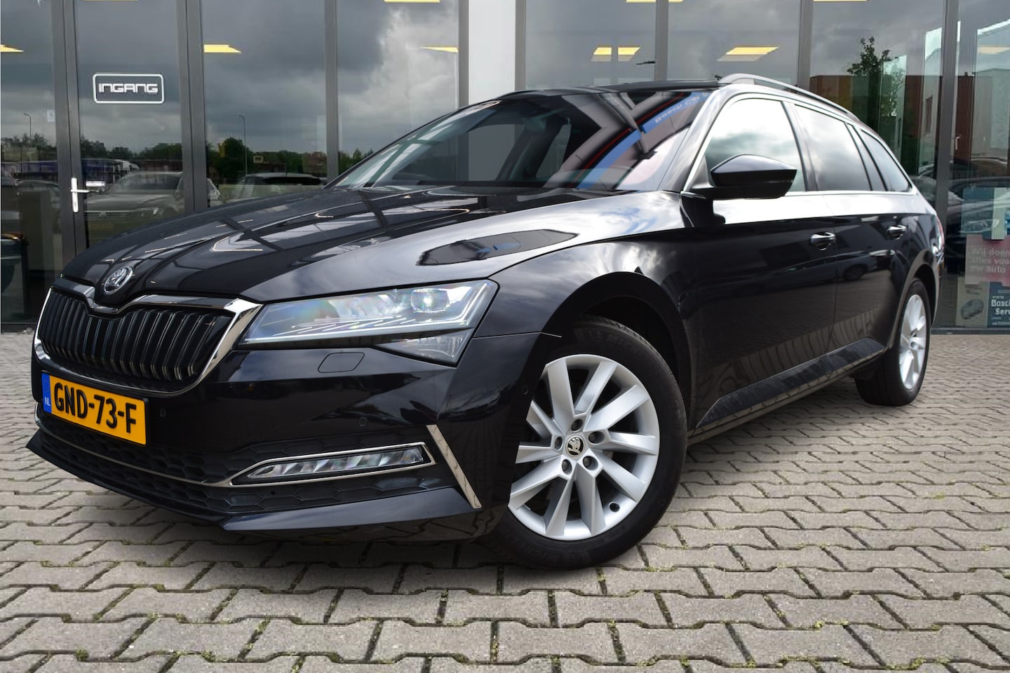 Skoda Superb Combi - 1.4 TSI iV Business Edition | Camera | Pano-dak | DAB | - AutoWereld.nl