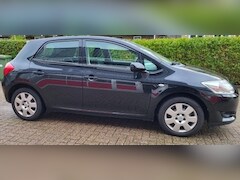 Toyota Auris - 1.6 16v VVT-i Sol