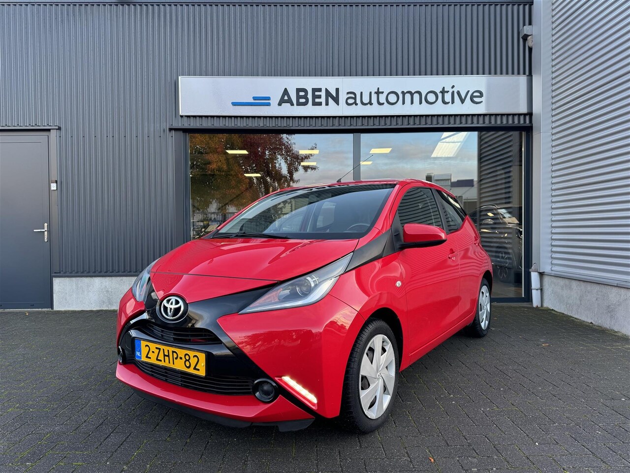 Toyota Aygo - 1.0 VVT-i x-play 1.0 Vvt-i 69PK X-play 5-deurs (CAMERA|GROOT SCHERM|4-SEIZ.) - AutoWereld.nl