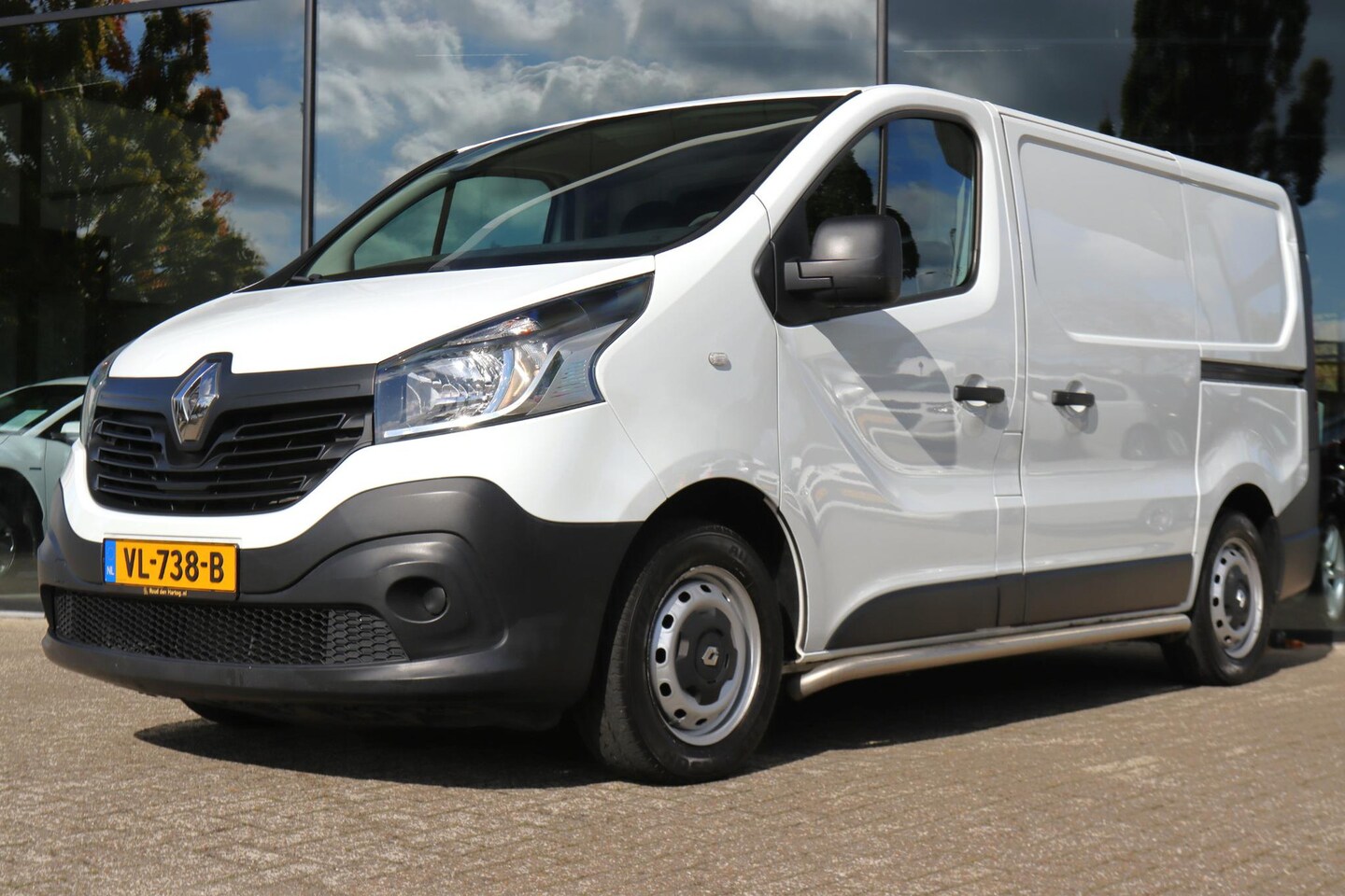 Renault Trafic - 1.6 dCi L1H1 | 2 SCHUIFDEUREN | TREKHAAK | NAVI | CRUISE | PDC - AutoWereld.nl