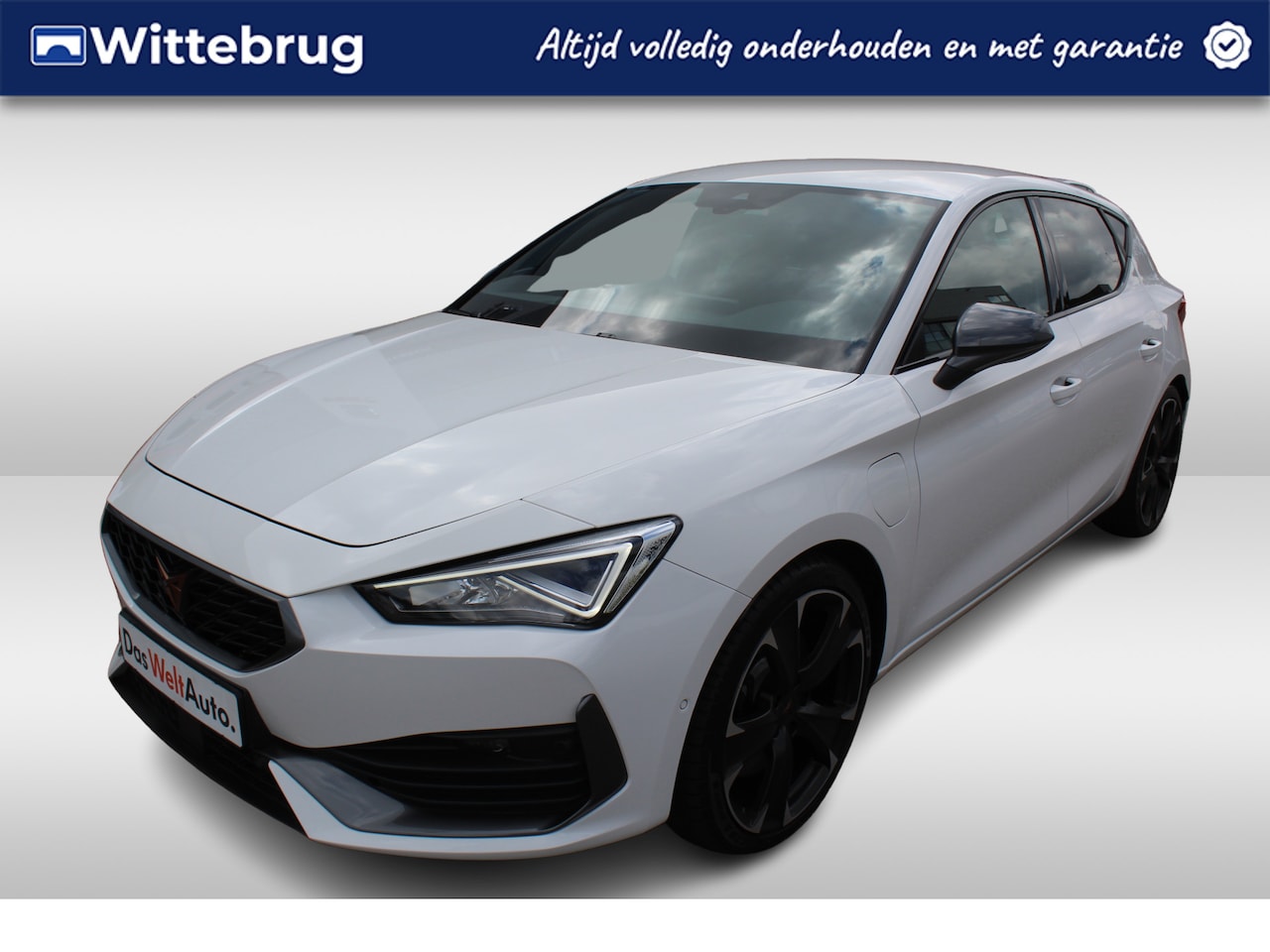 CUPRA Leon - 1.4 e-Hybrid 245PK VZ Adrenaline / Stuur en Stoelverwarming / 19" LMV / Achteruitrijcamera - AutoWereld.nl