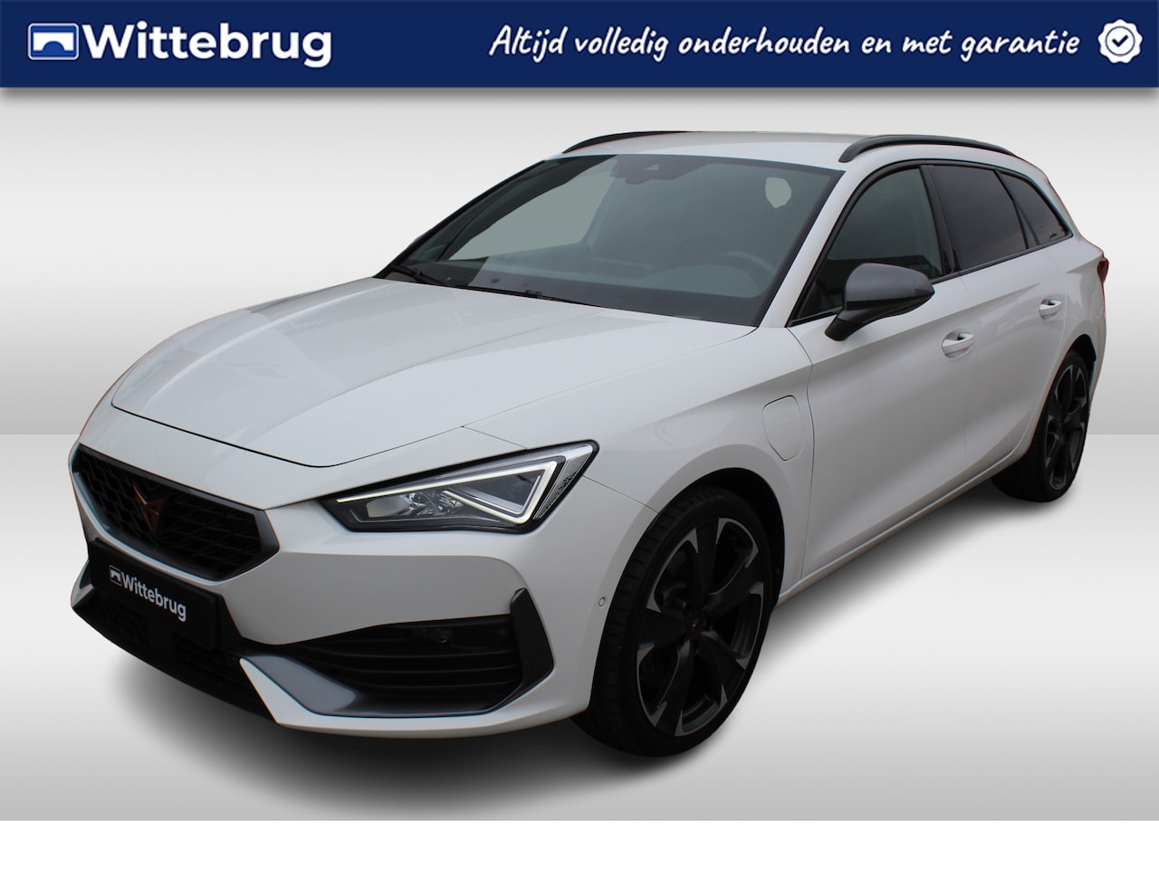 CUPRA Leon Sportstourer - 1.4 e-Hybrid VZ Adrenaline / CAMERA / 19"LMV / NAVI / APP.Connect - AutoWereld.nl