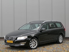 Volvo V70 - T4 AUT Polar+ 12 MND garantie Schuifdak / Leer / Voorruitverwarming / Trekhaak