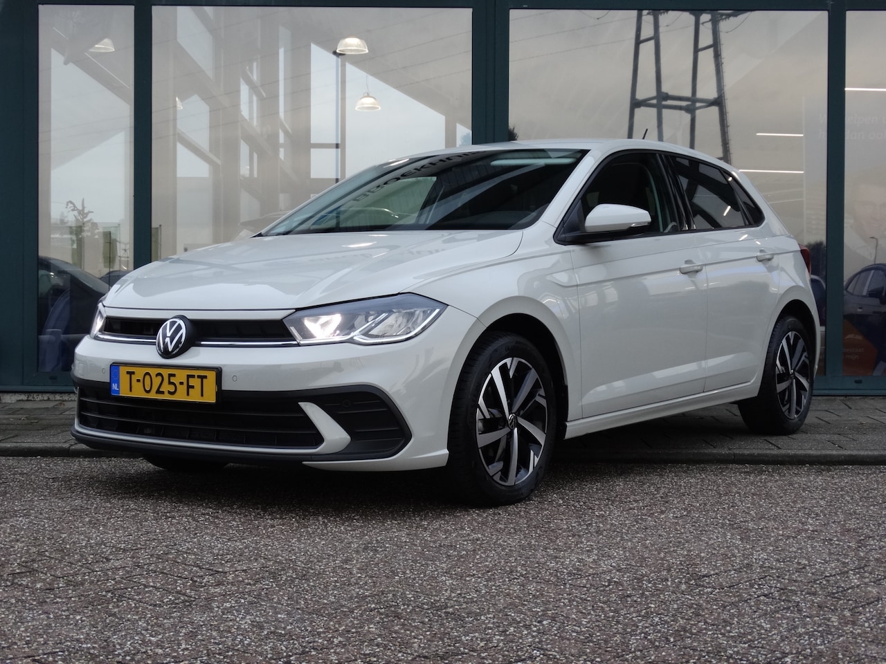 Volkswagen Polo - 1.0 TSI 95PK DSG Automaat Life Business | Achteruitrijcamera | Stoelverwarming | Navigatie - AutoWereld.nl