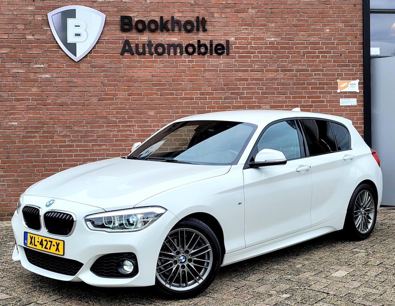 BMW 1-serie - 118i M Sport 118i M-sport, LED, HIFI, Leder (NL-auto met NAP) - AutoWereld.nl