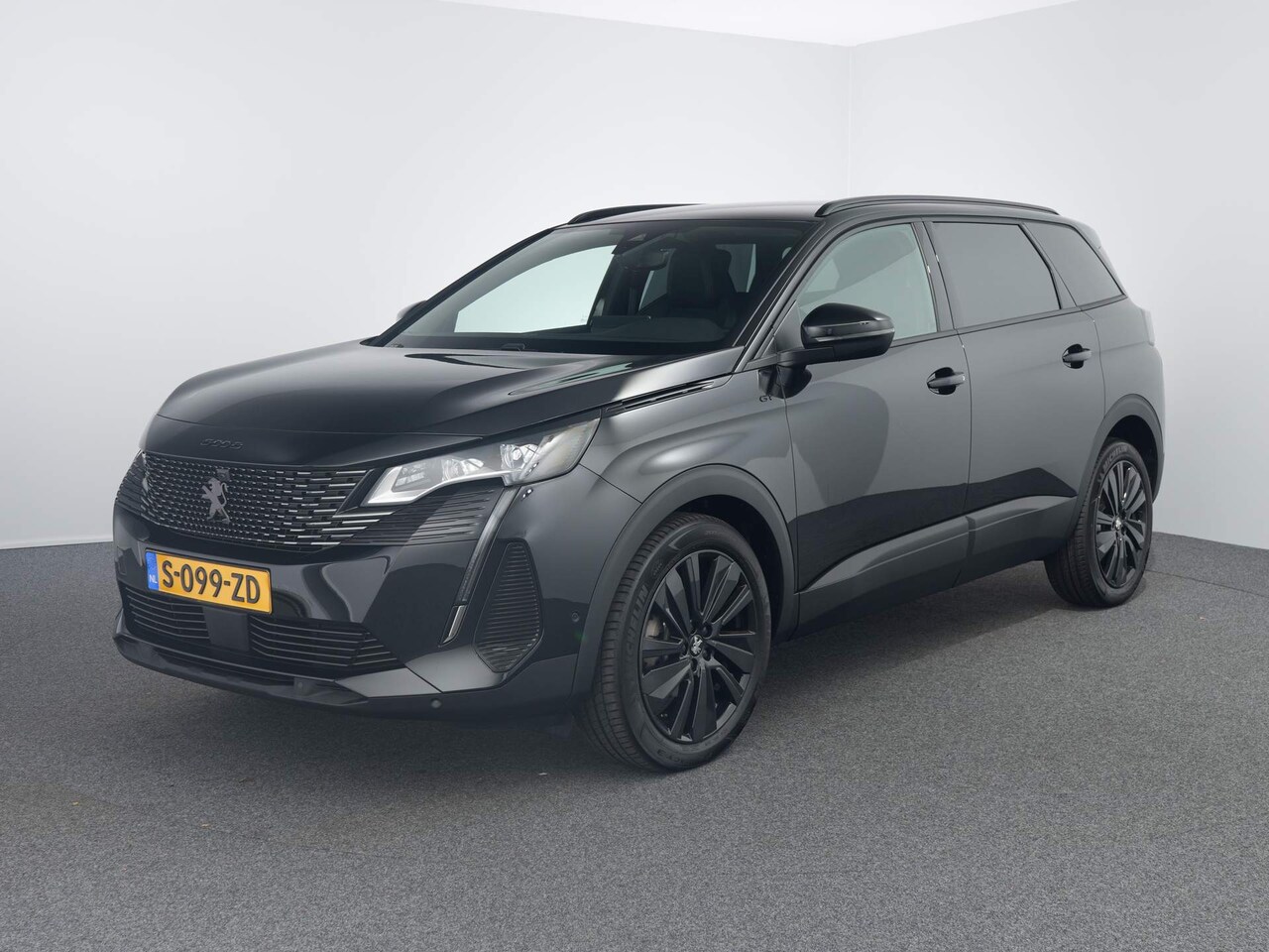 Peugeot 5008 - 1.2 PureTech GT | Navi | Cruise | Clima | Apple Carplay/ Android auto | Black pack | - AutoWereld.nl