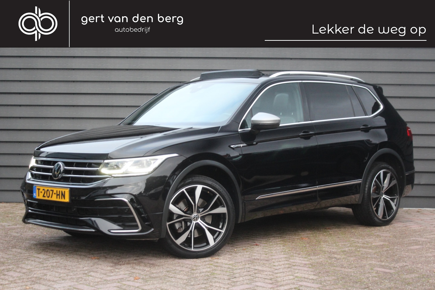 Volkswagen Tiguan Allspace - 2.0 TSI 4Motion R-Line - PANODAK - 7 PERS. - IQ LIGHT - CARPLAY - - AutoWereld.nl