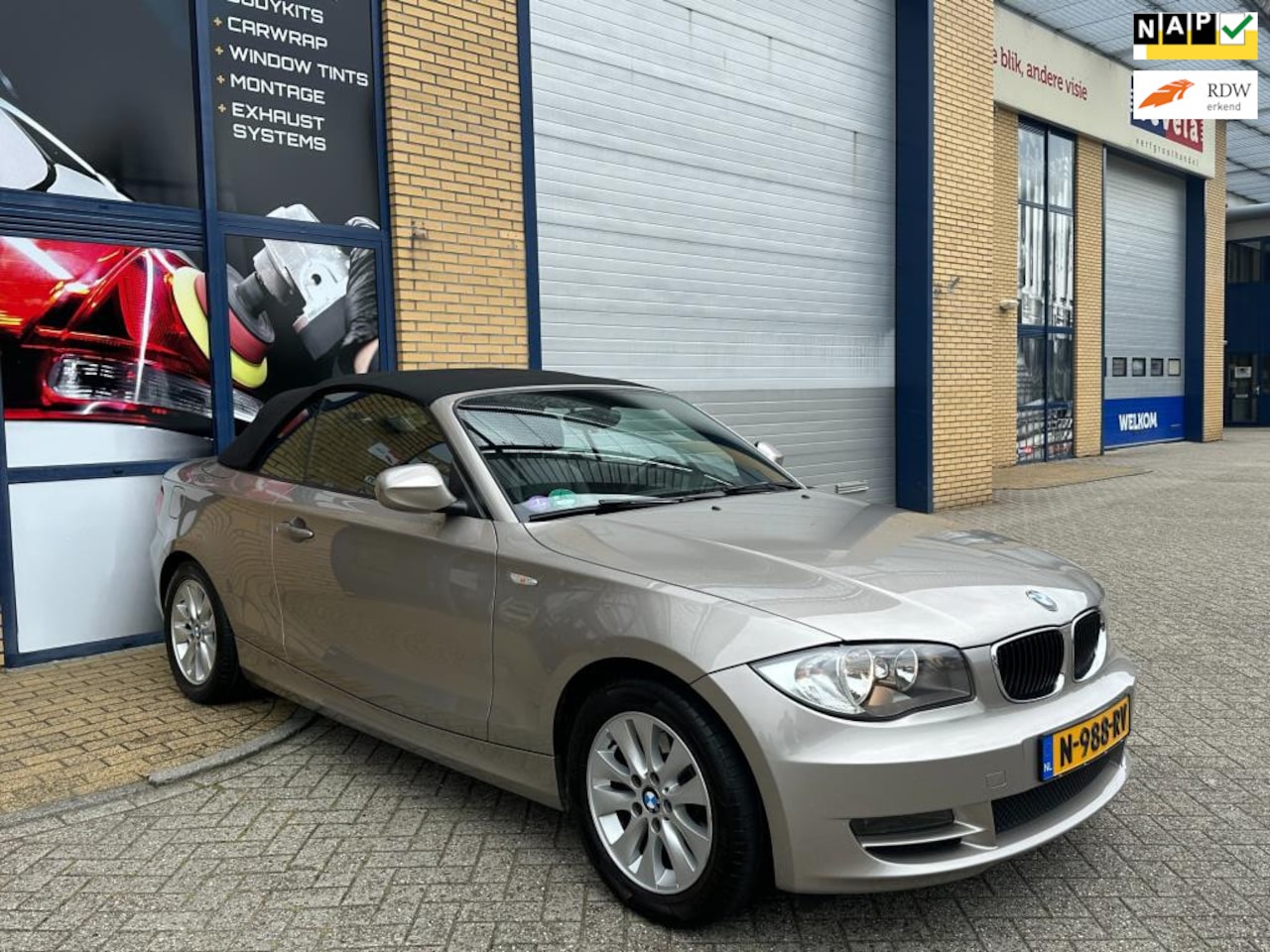 BMW 1-serie Cabrio - 118i High Executive 118i High Executive, Zeer mooi, Automaat, Airco, Stoelverwarmd, Leder, Pdc, Cruise, Inruil - AutoWereld.nl