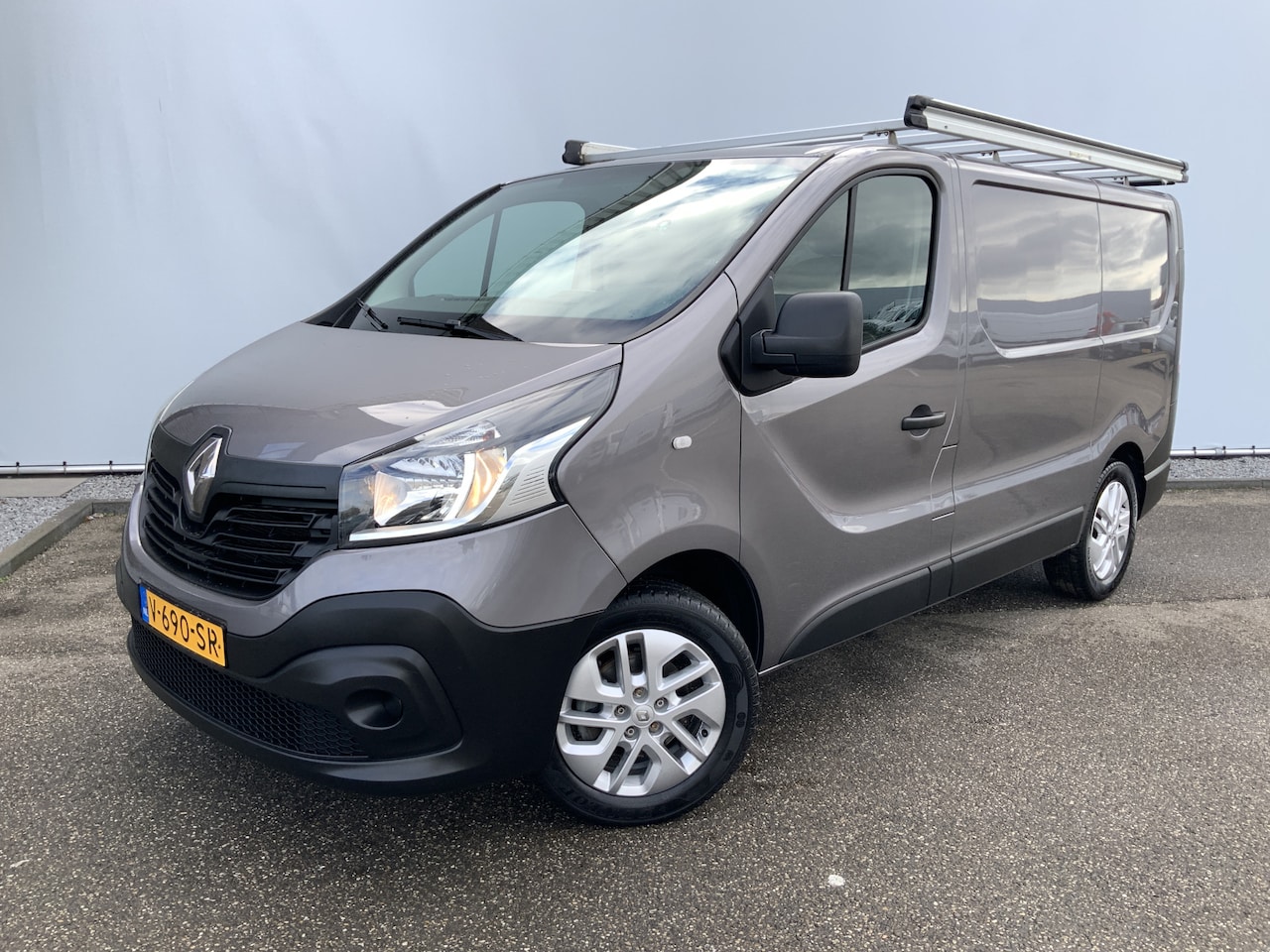 Renault Trafic - 1.6 dCi T29 L1H1 Comfort Airco Cruise Alu Velg Imperiaal Trekhaak 2000 kg 3 Zits Euro 6 - AutoWereld.nl