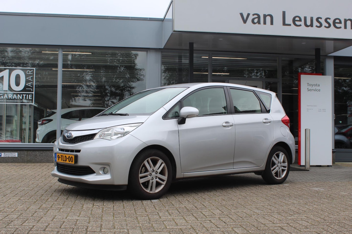 Subaru Trezia - 1.3 LUXURY TREKHAAK AIRCO EL-RAMEN & SPIEGELS NAVI  LM-VELGEN BLUETOOTH RADIO - AutoWereld.nl