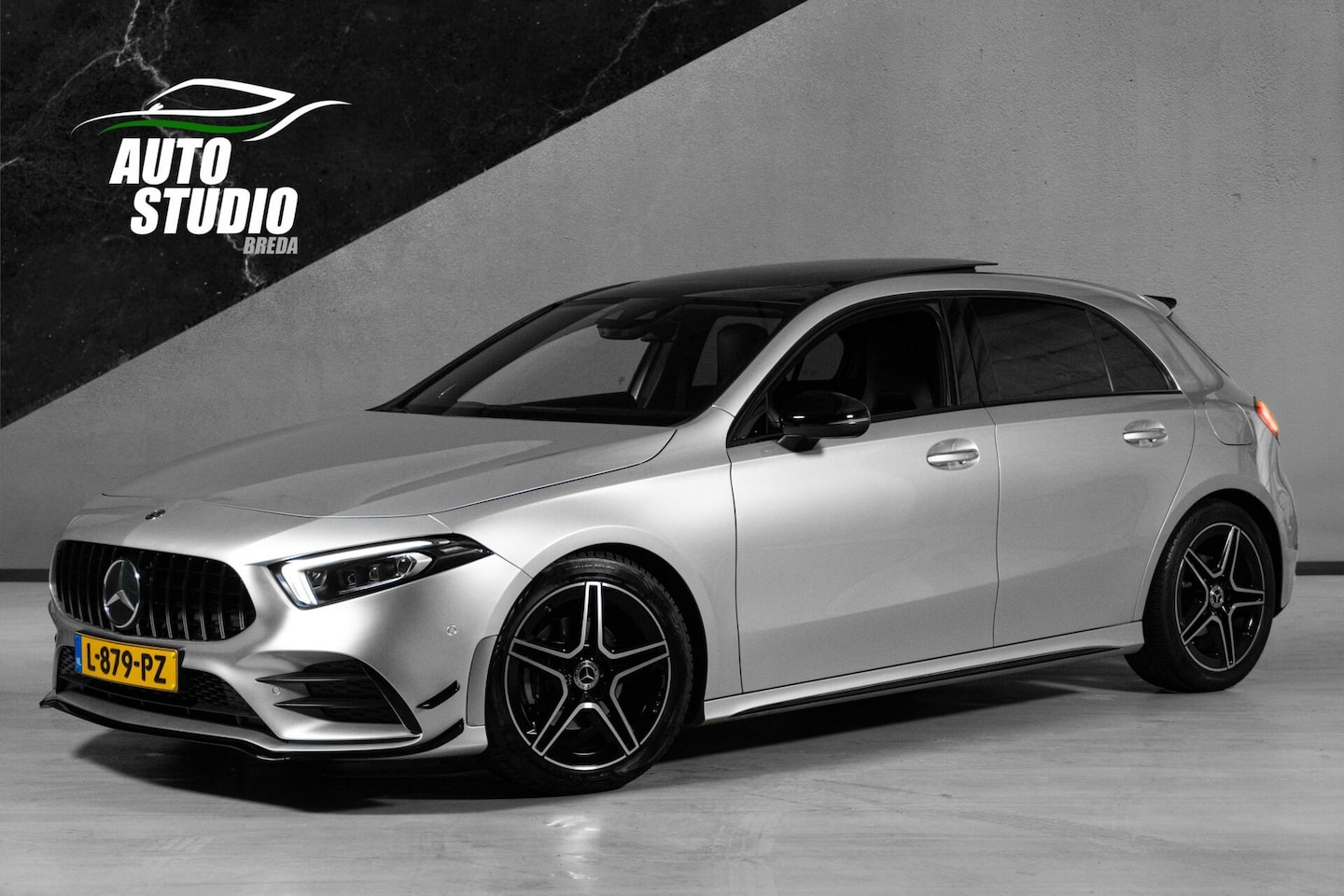 Mercedes-Benz A-klasse - 180 AMG | NL | PANO | Memory | Burmester | Keyless - AutoWereld.nl