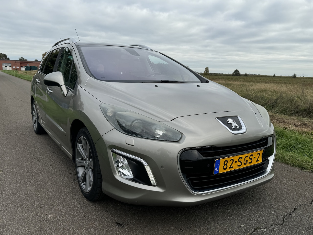 Peugeot 308 SW - 1.6 THP Allure 7p NAVI/XENON/CRUISE/PANODAK! - AutoWereld.nl