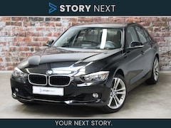 BMW 3-serie - Sedan 320i Executive / Parkeersensoren / Navigatie / Bluetooth / Cruise Control / Aircondi