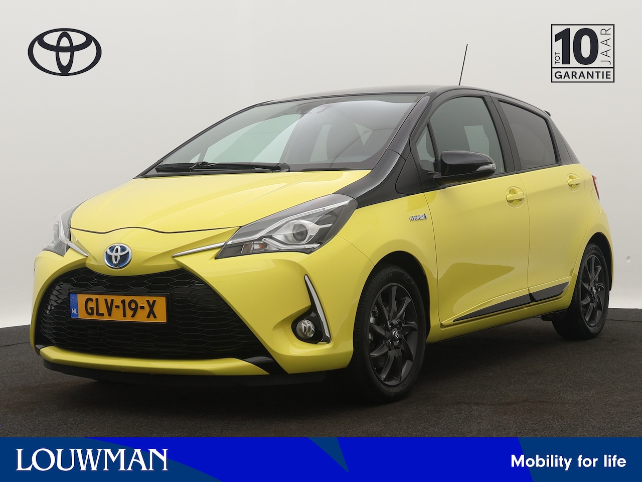 Toyota Yaris - 1.5 Hybrid Bi tone Plus Limited | Panoramadak | - AutoWereld.nl