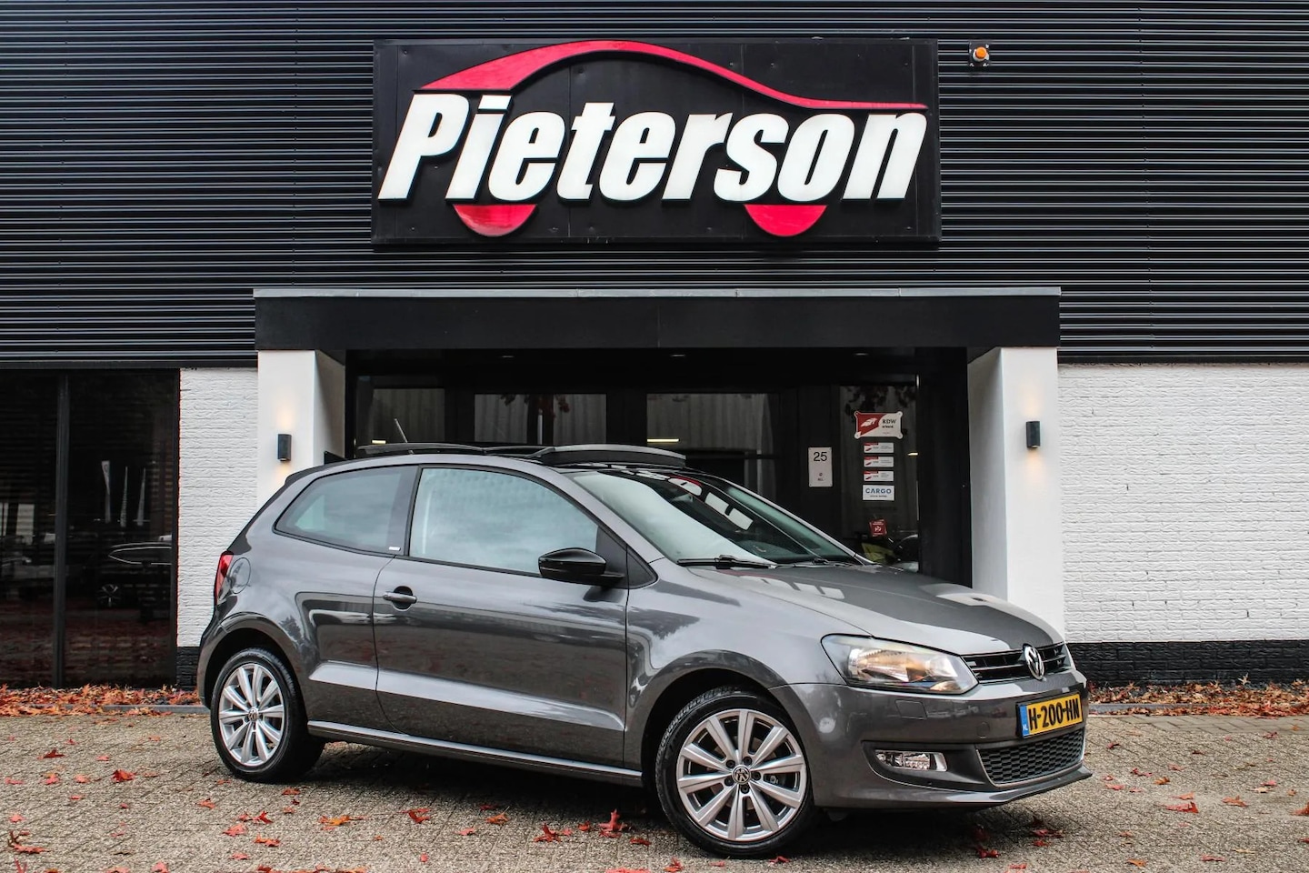 Volkswagen Polo - 1.2 PANO STOELVER. CRUISE TREKHAAK - AutoWereld.nl