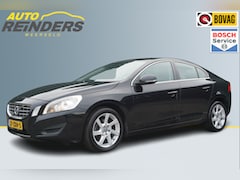 Volvo S60 - 1.6 T3 Momentum 150pk Automaat + Navi/ Airco/ Cruise/ PDC/ Nette auto