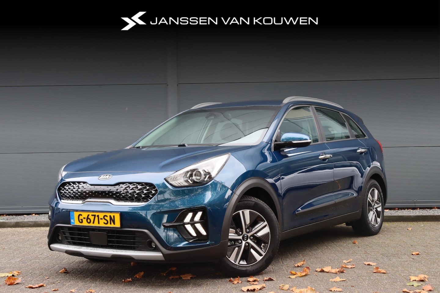 Kia Niro - 1.6 GDi Hybrid DynamicLine Navigatie Achteruitrijcamera Apple CarPlay - AutoWereld.nl