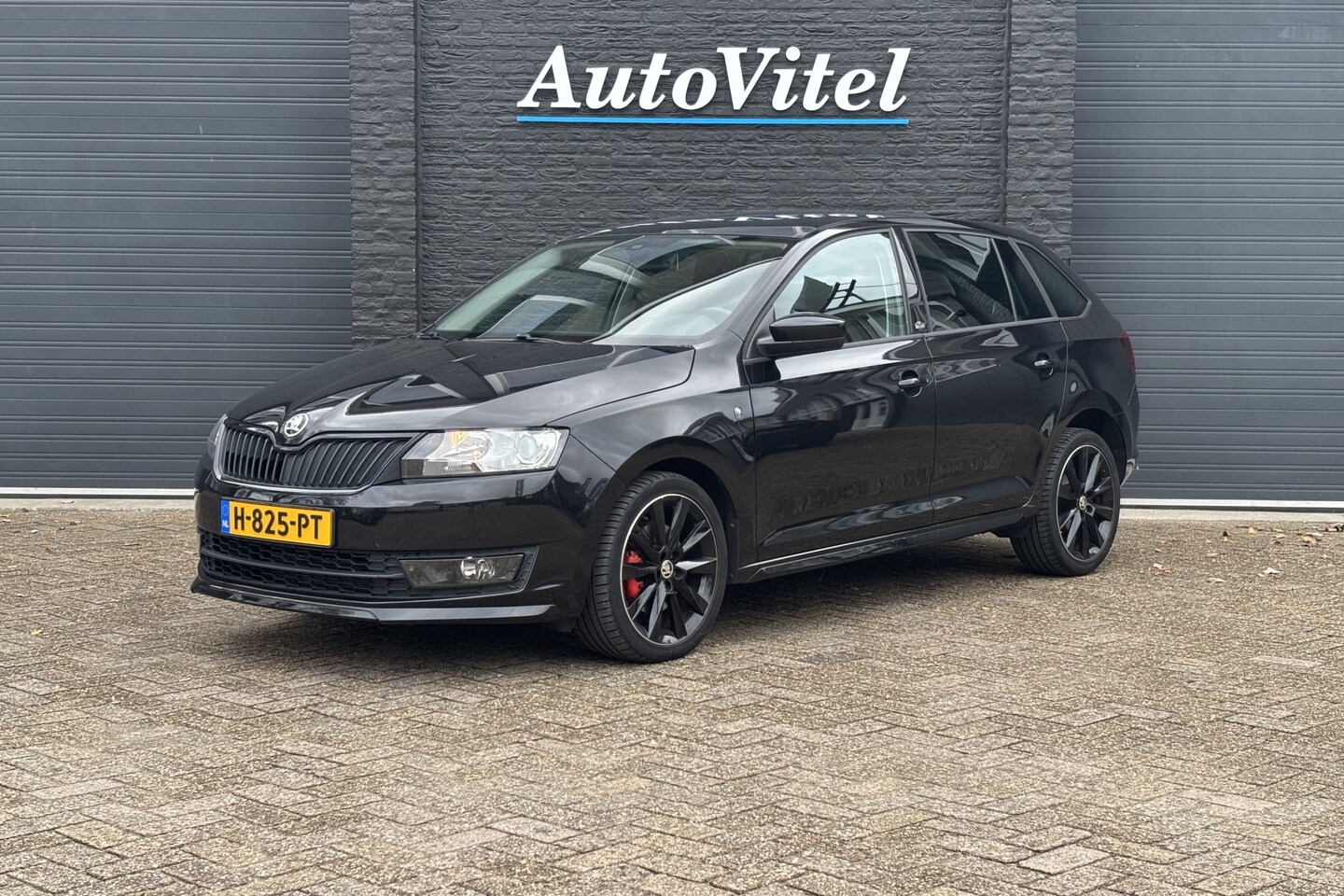 Skoda Rapid - 1.4 TSI Greentech Monte Carlo Edition Automaat | Panodak | Sportstoelen | PDC | Navi - AutoWereld.nl