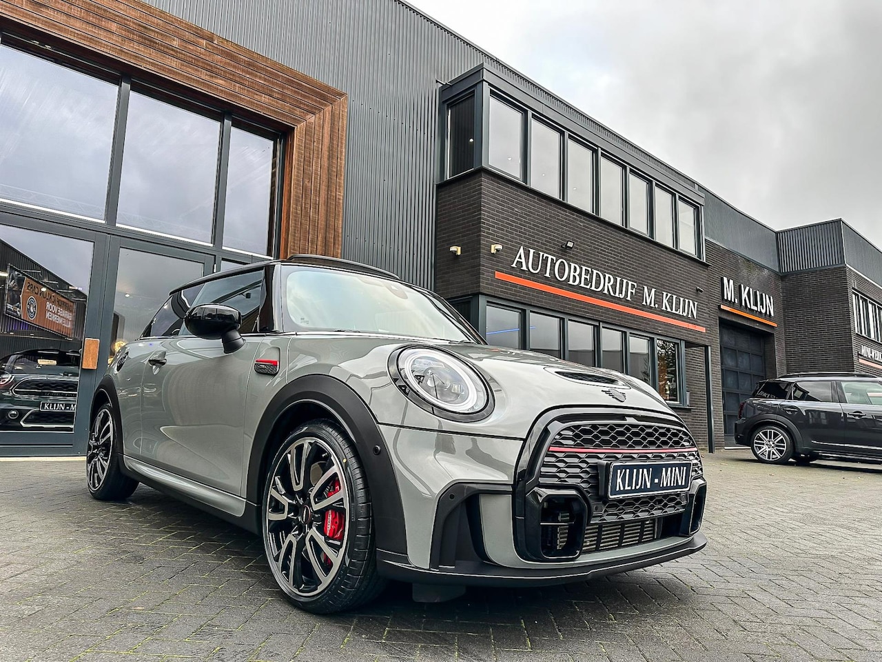 MINI John Cooper Works - Mini 2.0 JCW Pack F1 aut 231pk/pano/navi/hk/Nardo/camera/head up/bomvol - AutoWereld.nl