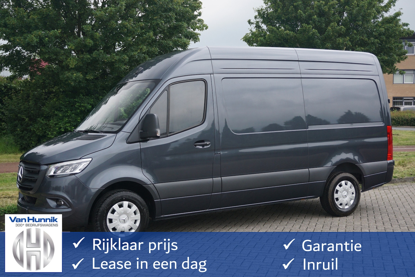 Mercedes-Benz Sprinter - 317CDI L2H2 10.25" Mbux Navi, Cam, Gev. Stoel, 3.5T Trekhaak, LED!! NR. B07* - AutoWereld.nl