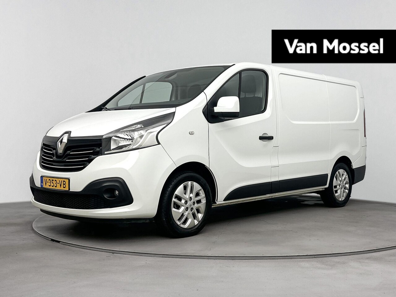 Renault Trafic - 1.6 dCi T27 145pk L1H1 Luxe | Lichtmetalen velgen | Climate control | Achteruitrijcamera + - AutoWereld.nl