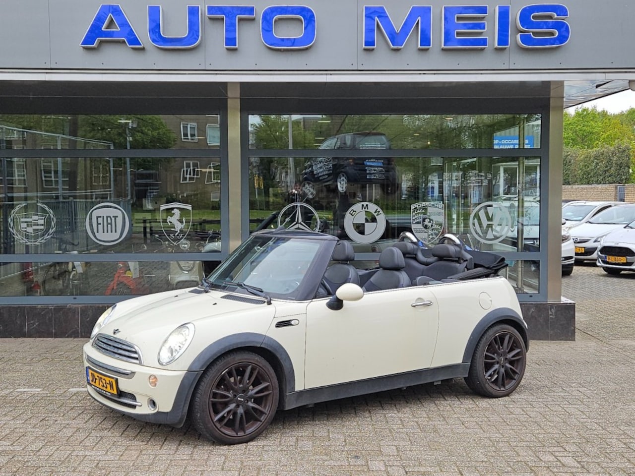 MINI Cabrio - 1.6 Cooper Pepper 1.6 COOPER PEPPER - AutoWereld.nl