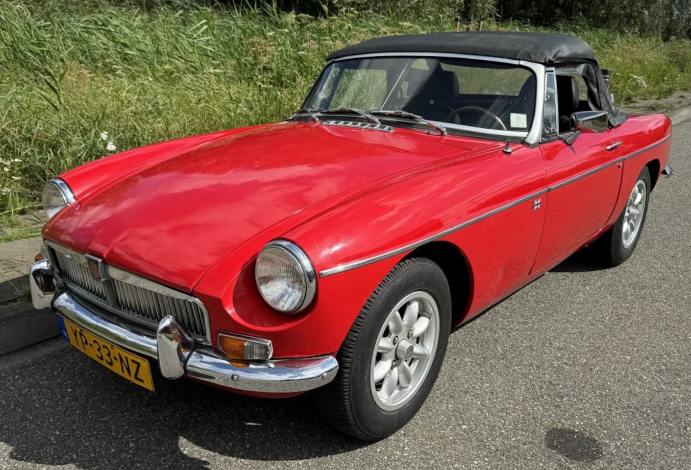 MG B type - Cabriolet - AutoWereld.nl