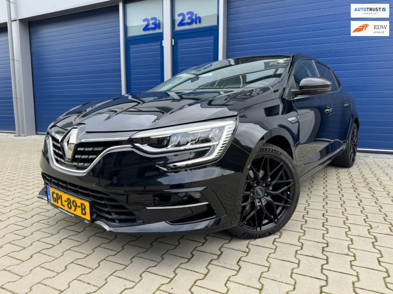 Renault Mégane - 1.3 TCe / Navi / Lane Ass / Sfeerverl / Stoelverwarming / Keyless - AutoWereld.nl