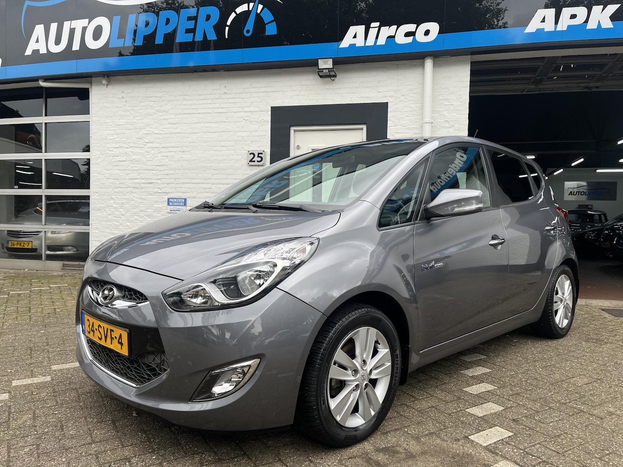 Hyundai ix20 - 1.6i i-Catcher /Nieuwe apk bij aflevering/Panorama schuifdak/Trekhaak/Lm velgen All season - AutoWereld.nl