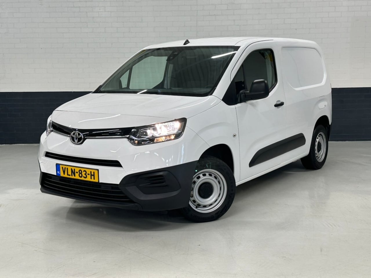 Toyota ProAce City - 1.5 D-4D Cool Comfort Lane assist | Cruisecontrol | Unieke stand | NAP | Nieuw staat Prijs - AutoWereld.nl