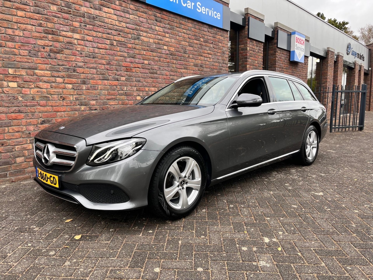 Mercedes-Benz E-klasse Estate - 220 d Premium Camera PDC LED - AutoWereld.nl