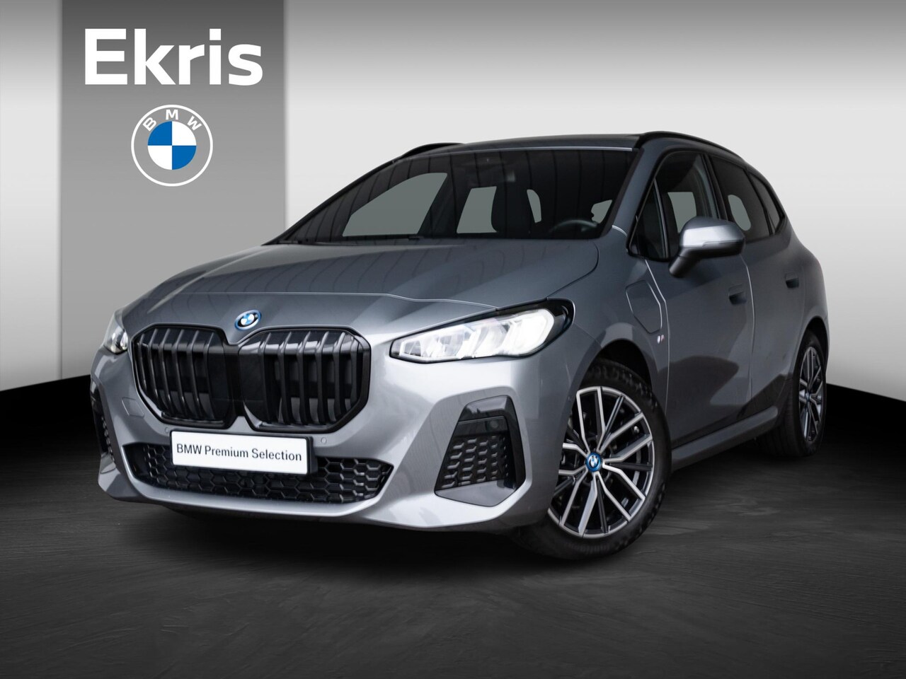 BMW 2-serie Active Tourer - 225e xDrive M-Sportpakket | Travel Pack | 18 inch | Glazen schuif kanteldak - AutoWereld.nl