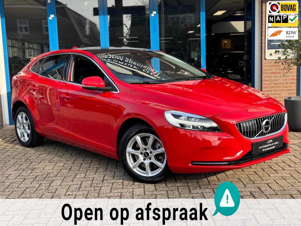 Volvo V40 - 2.0 D2 Nordic+ 2018 AUT NAVI CLIMA LEDER Trekh NAP - AutoWereld.nl