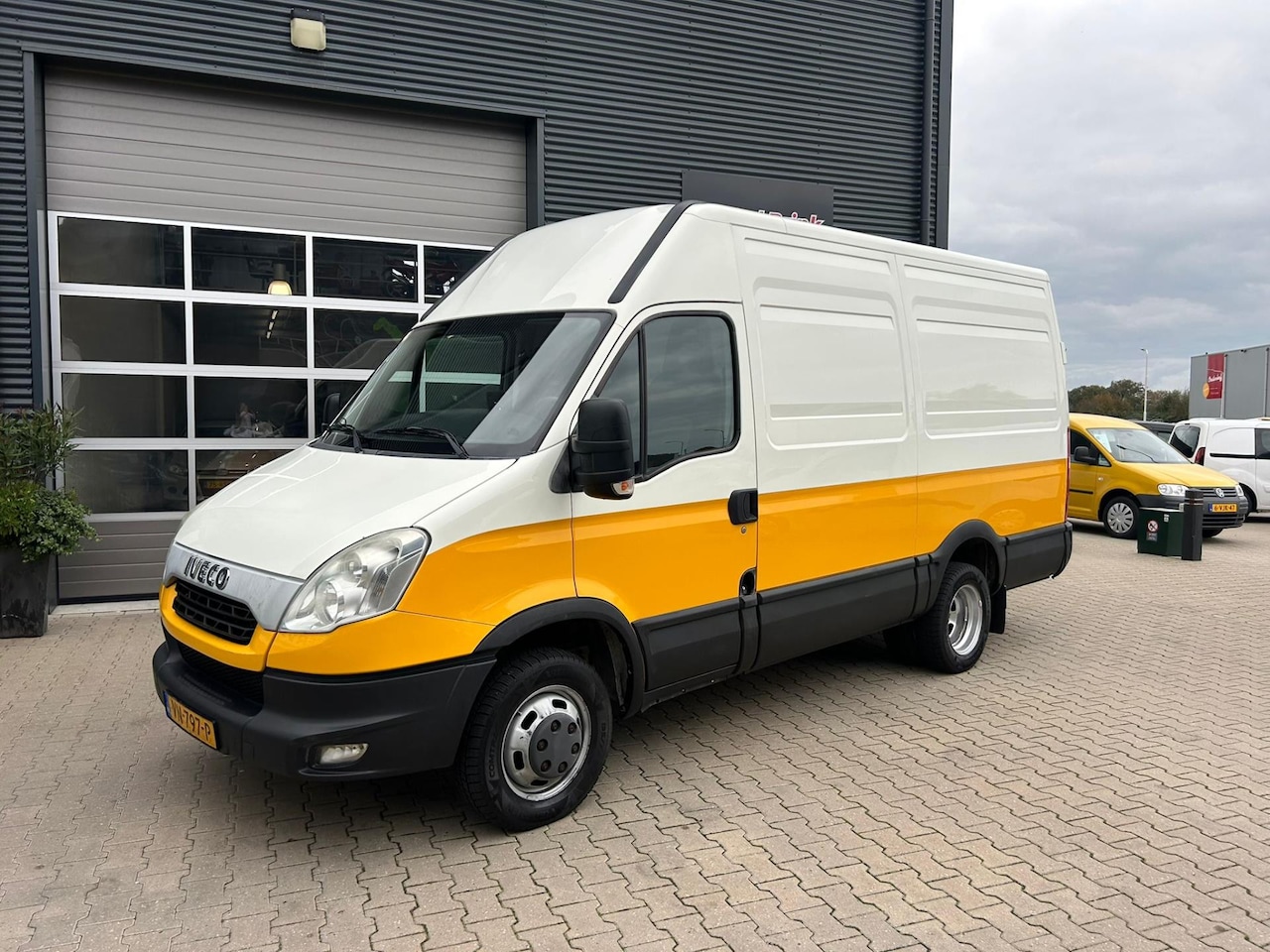 Iveco Daily - 35C13V 330 H3 Dubbele Lucht Airco - AutoWereld.nl