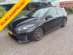 Kia Cee'd - Ceed GT 1.6T-GDi 204PK AUTOMAAT | Clima | Panoramadak | JBL | 18" LMV | Leer/Alcantara