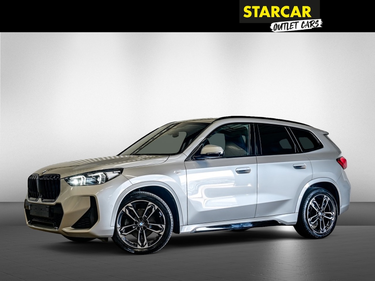 BMW X1 - sDrive 18i sDrive M Sport | Pano | ACC | HK | Trekhaak - AutoWereld.nl