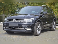 Volkswagen Tiguan - 2.0 TDi Highline 4-Motion R-Line