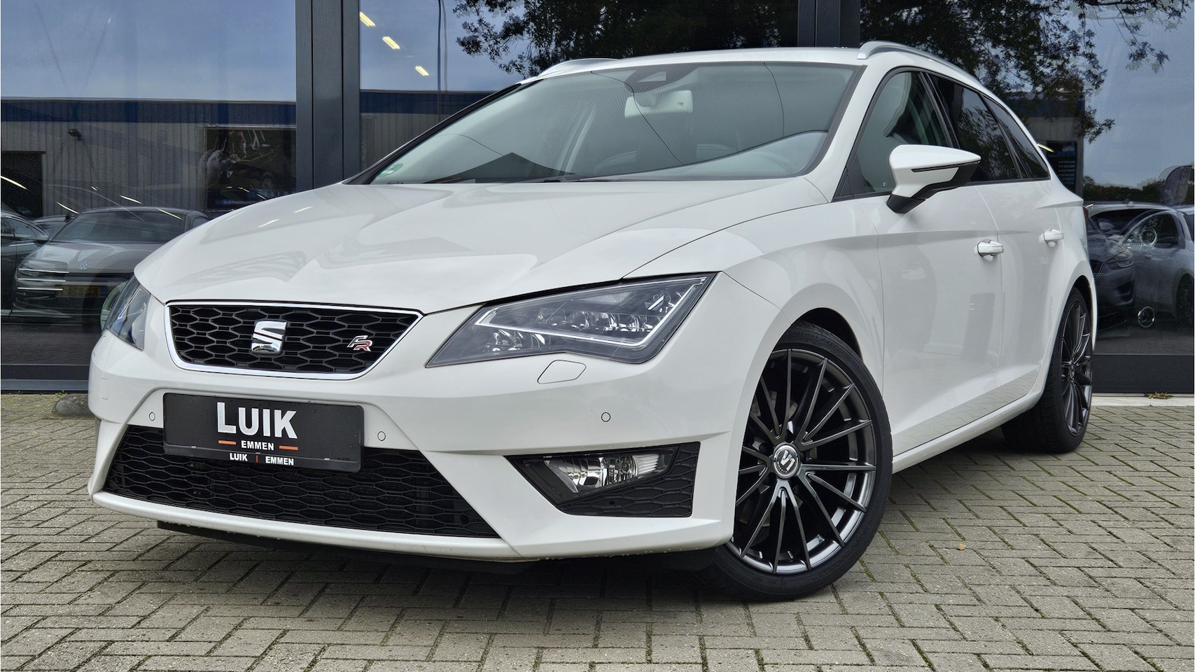 Seat Leon ST - 1.8 TSI FR 180pk + LED + ALCANTARA + SEAT SOUND - AutoWereld.nl