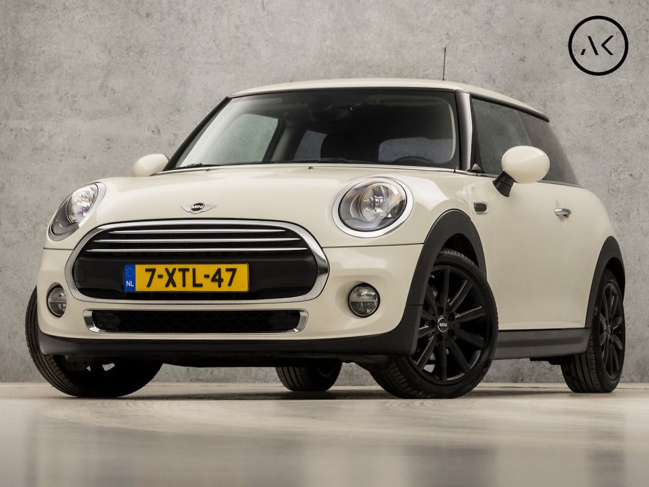 MINI Cooper - Mini 1.2 (NAVIGATIE, NAP, KEYLESS START, BLUETOOTH, CRUISE, CLIMATE, ELEK PAKKET, ARMSTEUN - AutoWereld.nl