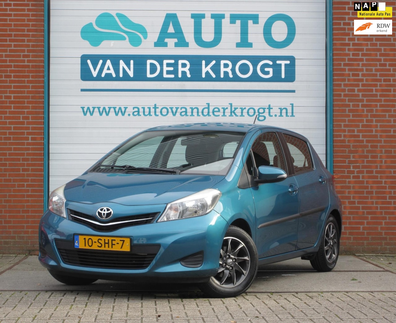 Toyota Yaris - 1.0 VVT-i Aspiration 1.0 VVT-i Aspiration, Airco, LM, Navi, APK 9-25 - AutoWereld.nl