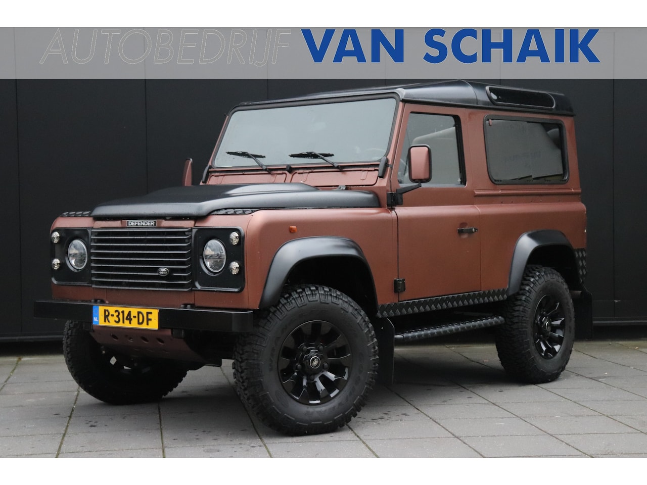 Land Rover Defender 90 - BENZINE/LPG | 6 PERSOONS | LEDER | ALCANTARA | KANTELDAK | PDC | BLUETOOTH | - AutoWereld.nl